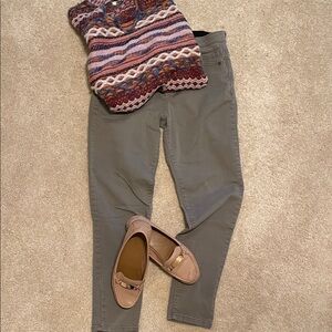 Democracy Women's Cropped Jeans in Versatile Khaki Color